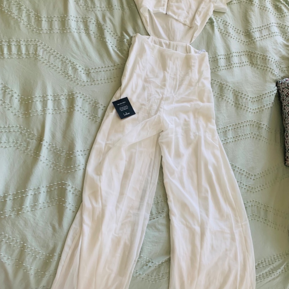 Lulu’s jumpsuit - Picture 2 of 2
